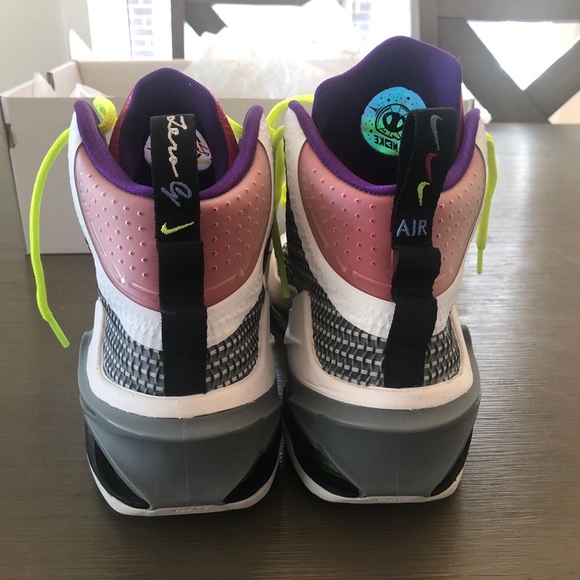 Almost brand new authentic NIKE air Zoom G.T. Jump - Picture 5 of 5